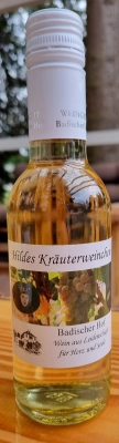 Zum Wein / Sekt: Hildes Kräuterweinchen. 10.0% vol.. 0.25l