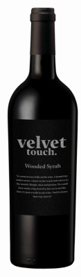 Zum Wein / Sekt: Velvet touch Wooded Syrah