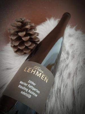 Zum Wein / Sekt: 2019er Merler Fettgarten Riesling Auslese edelsüß 0.5l