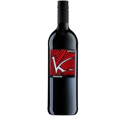 Zum Wein / Sekt: Weingut Lukas Kesselring Portugieser feinherb 1.0 Liter 2021 Rotwein